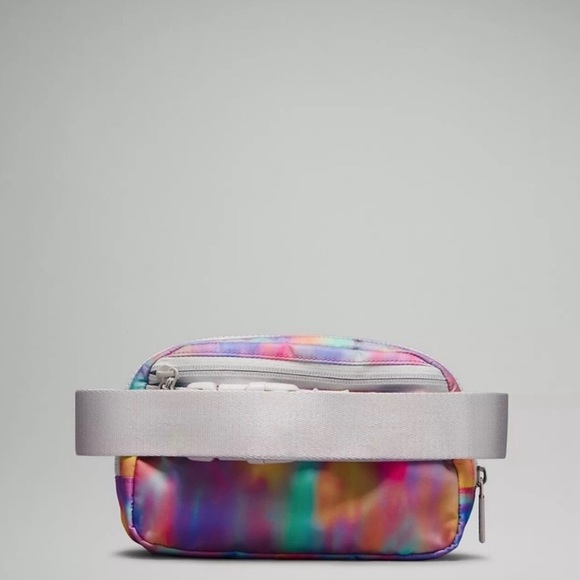 Lululemon Everywhere Belt Bag 1L- Prism Wash Print Multi/Vapor - Picture 8 of 9